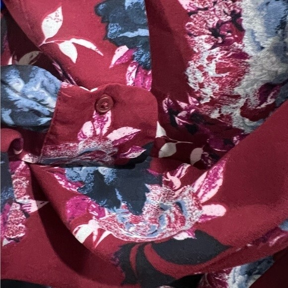 Burgundy long sleeve button down floral blouse size XL - Picture 5 of 6
